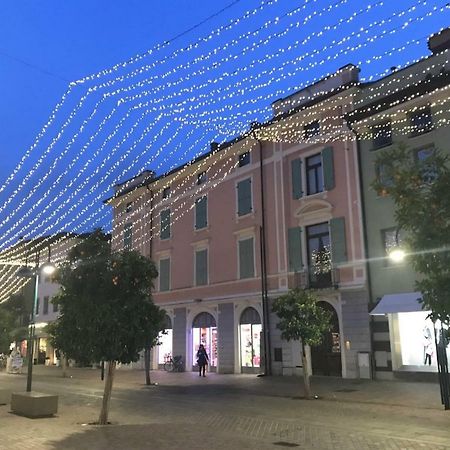 Appartamento Casa Nika Riva del Garda Esterno foto